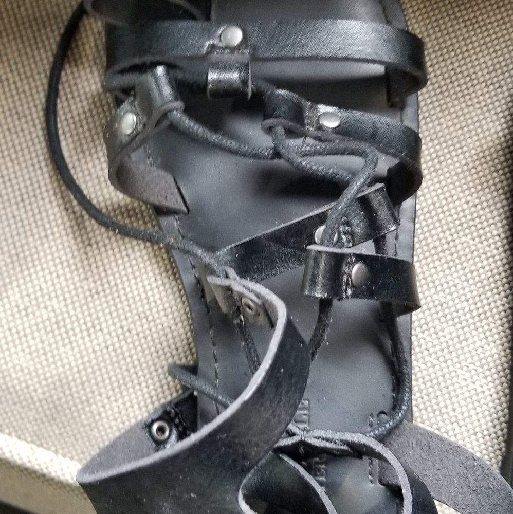 American Eagle sandals